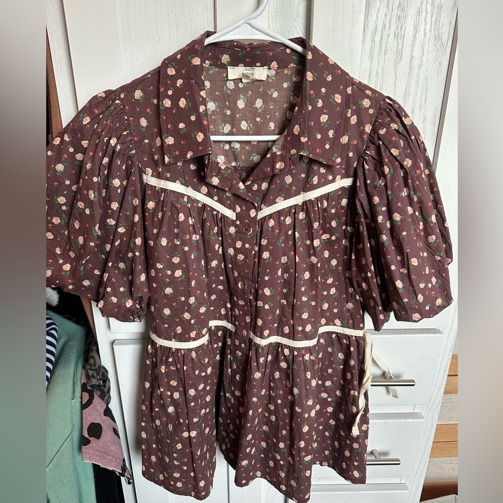 entro Brown Floral Button-Front Top with Puff Sleeves